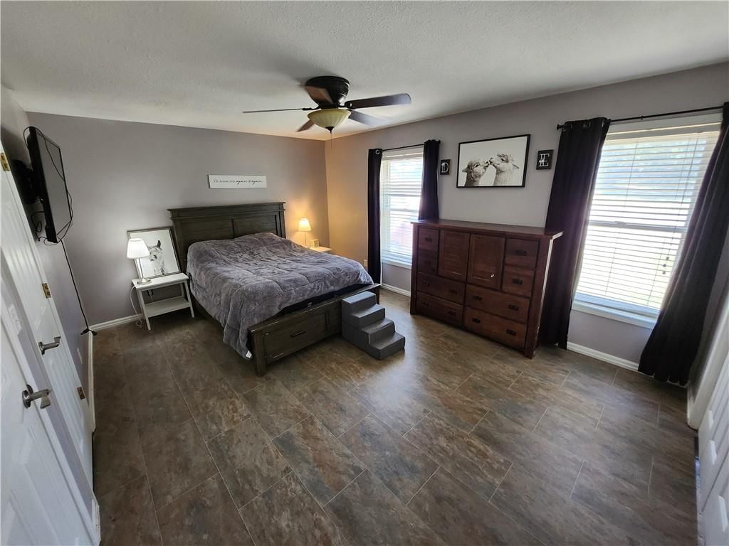 2540 Shady Lane — photo 32