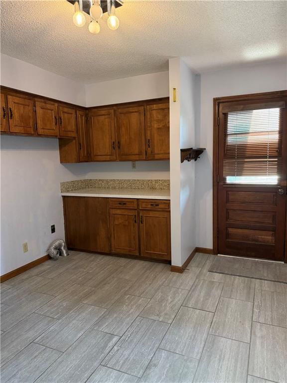 Photo 10 of 34 - 801 Overbrook Drive
