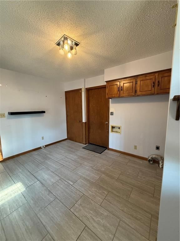 Photo 11 of 34 - 801 Overbrook Drive