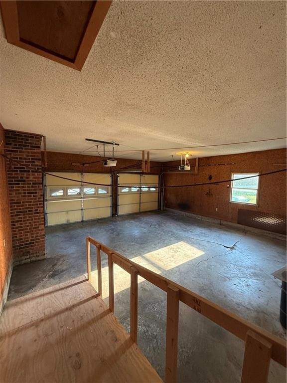 Photo 12 of 34 - 801 Overbrook Drive