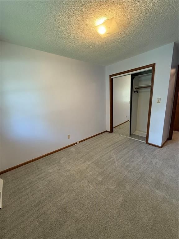 Photo 18 of 34 - 801 Overbrook Drive