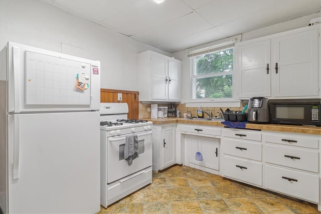 212 W North Street — photo 7