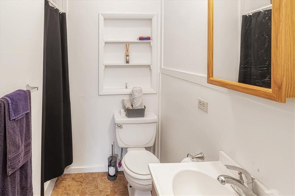 212 W North Street — photo 12