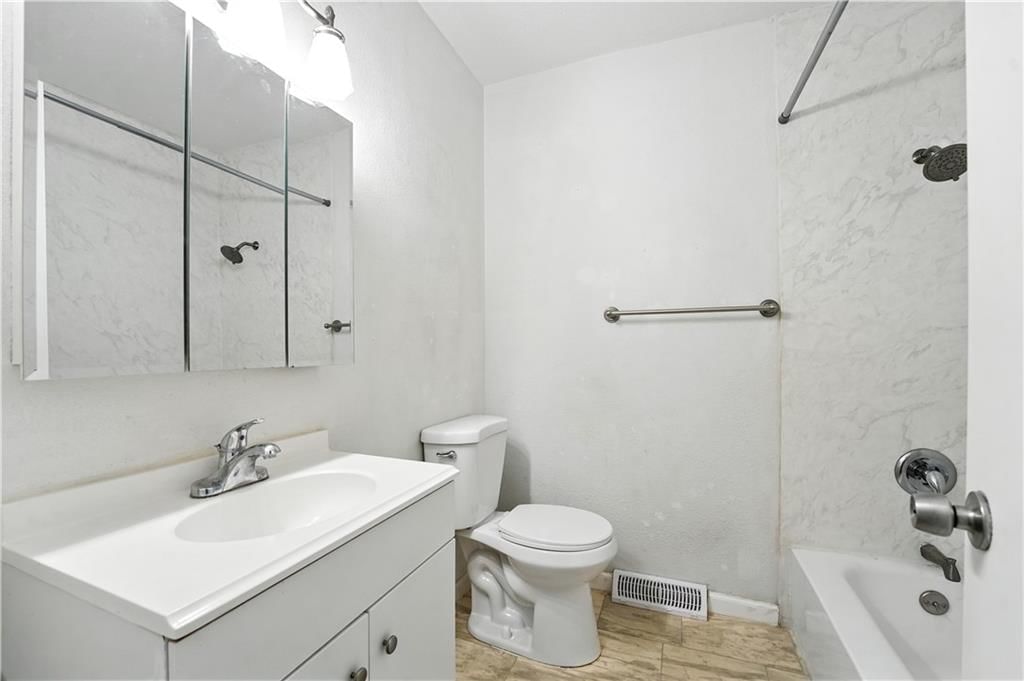 11405 Myrtle Avenue — photo 27