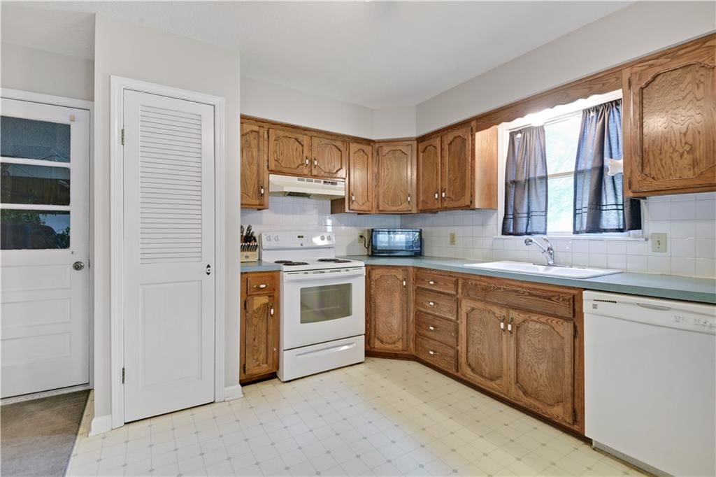 207 S Broadmoor Street — photo 8