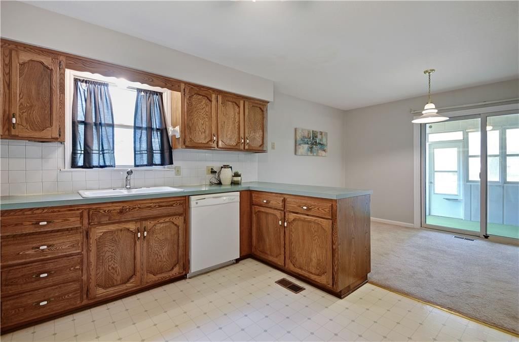 207 S Broadmoor Street — photo 9
