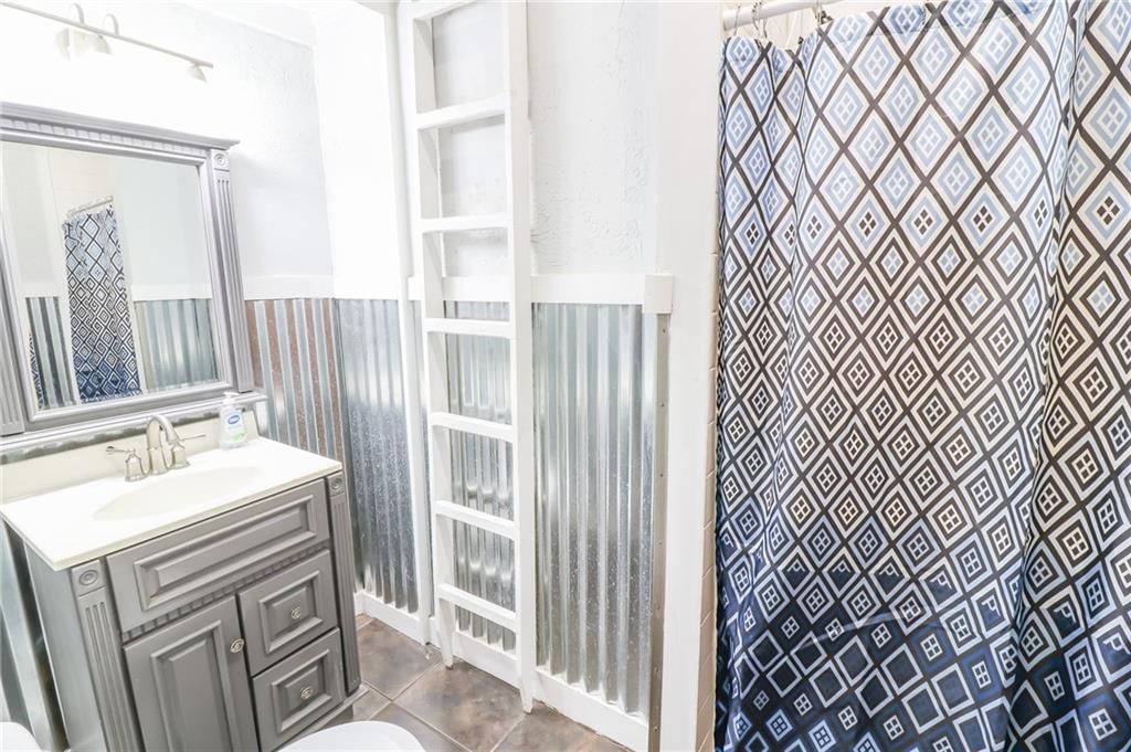 704 S Olive Street — photo 21