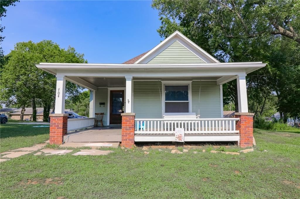 704 S Olive Street — photo 32
