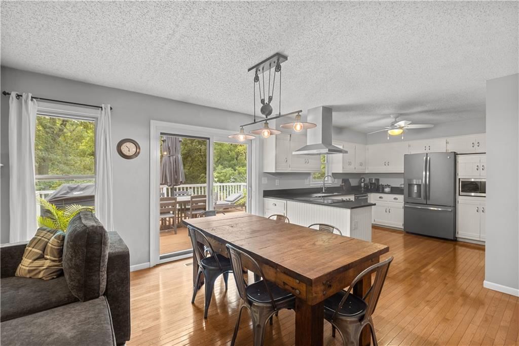Photo 7 of 34 - 7010 N WHEATON Avenue