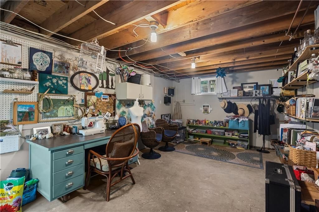 Photo 27 of 34 - 7010 N WHEATON Avenue