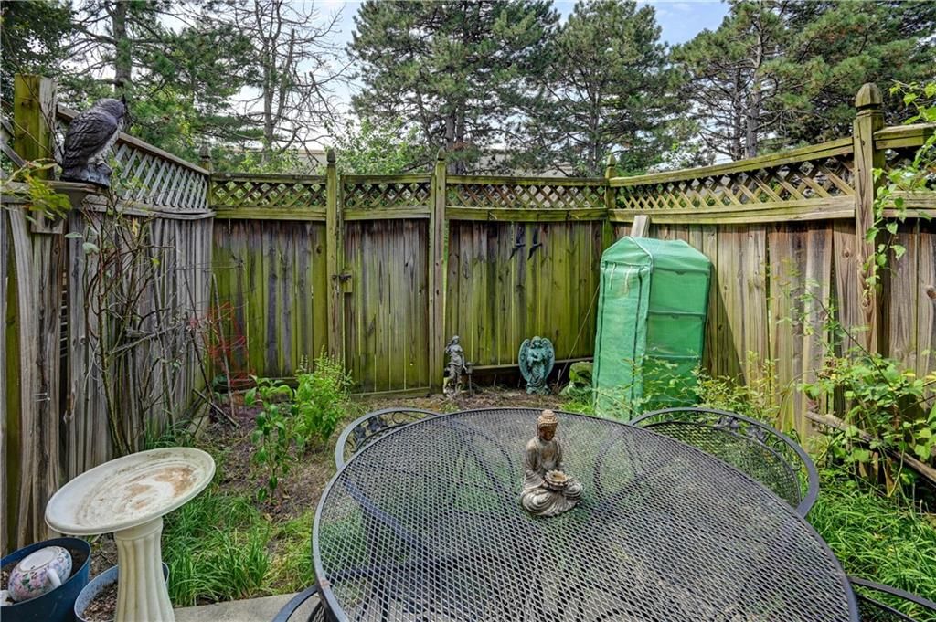 Photo 31 of 40 - 231 SW Pinetree Lane