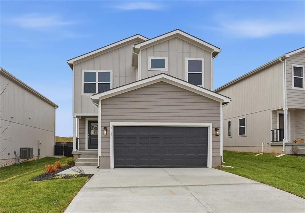 713 Glenn Circle, Raymore, MO