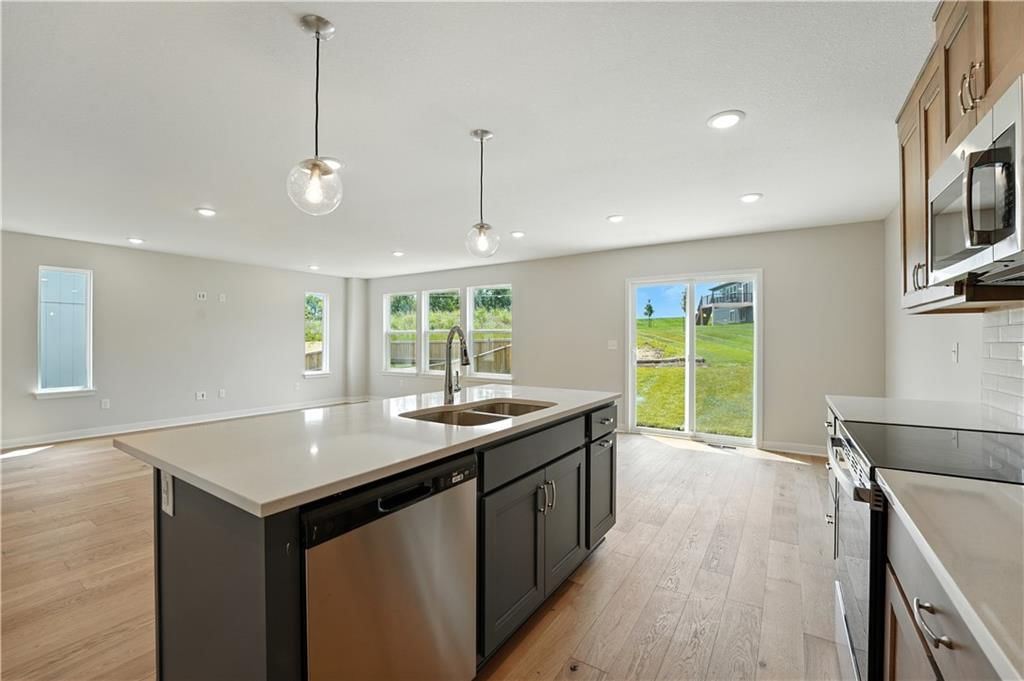 713 Glenn Circle — photo 3