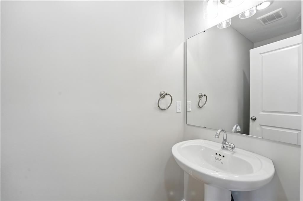713 Glenn Circle — photo 13