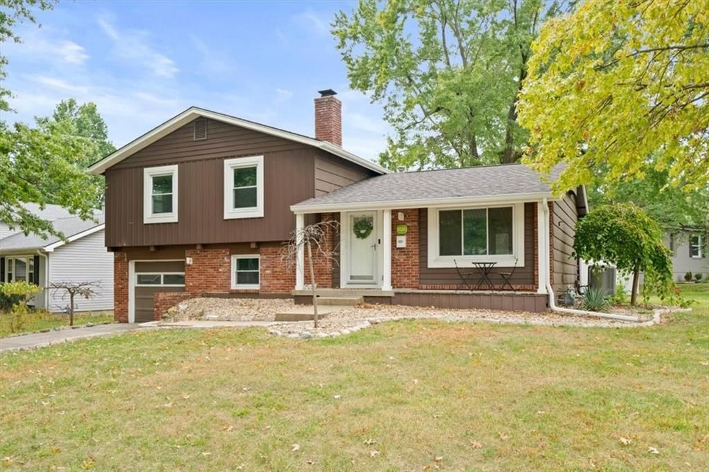 Photo 2 of 48 - 9020 Grandview Drive