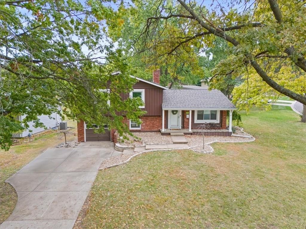 Photo 5 of 48 - 9020 Grandview Drive