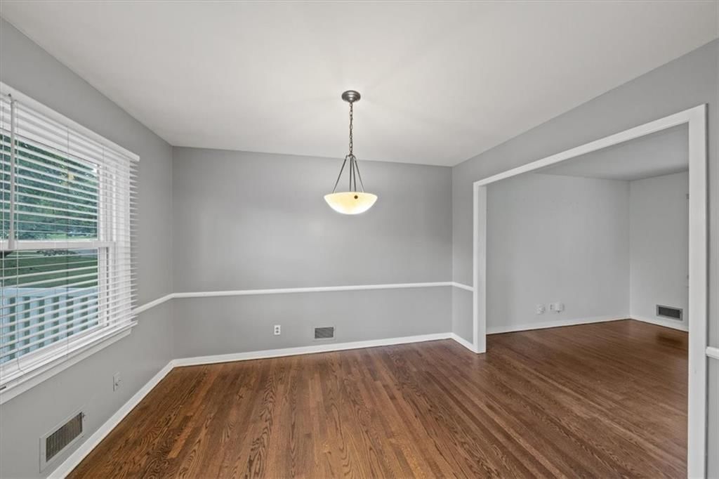Photo 11 of 48 - 9020 Grandview Drive
