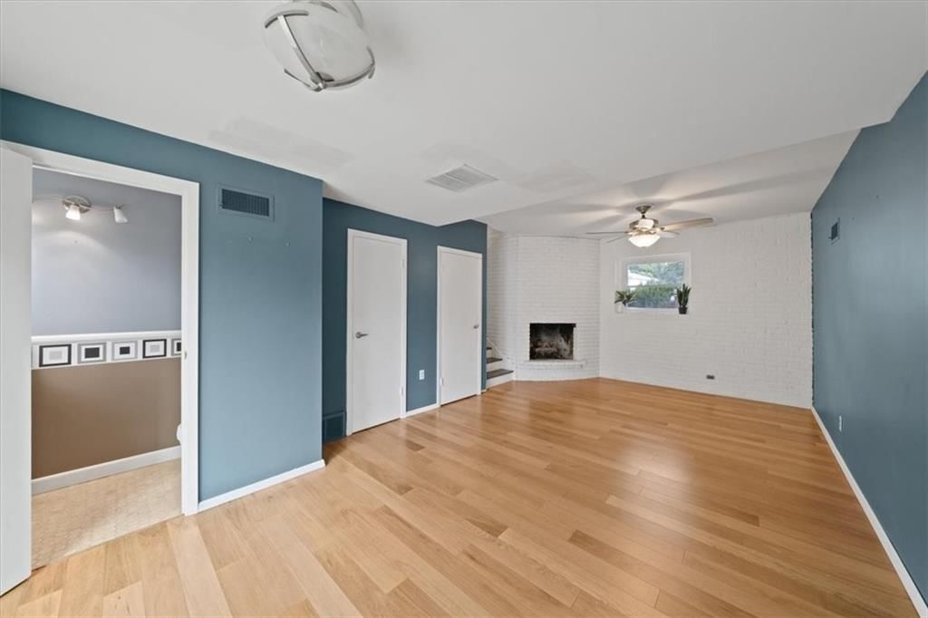 Photo 20 of 48 - 9020 Grandview Drive