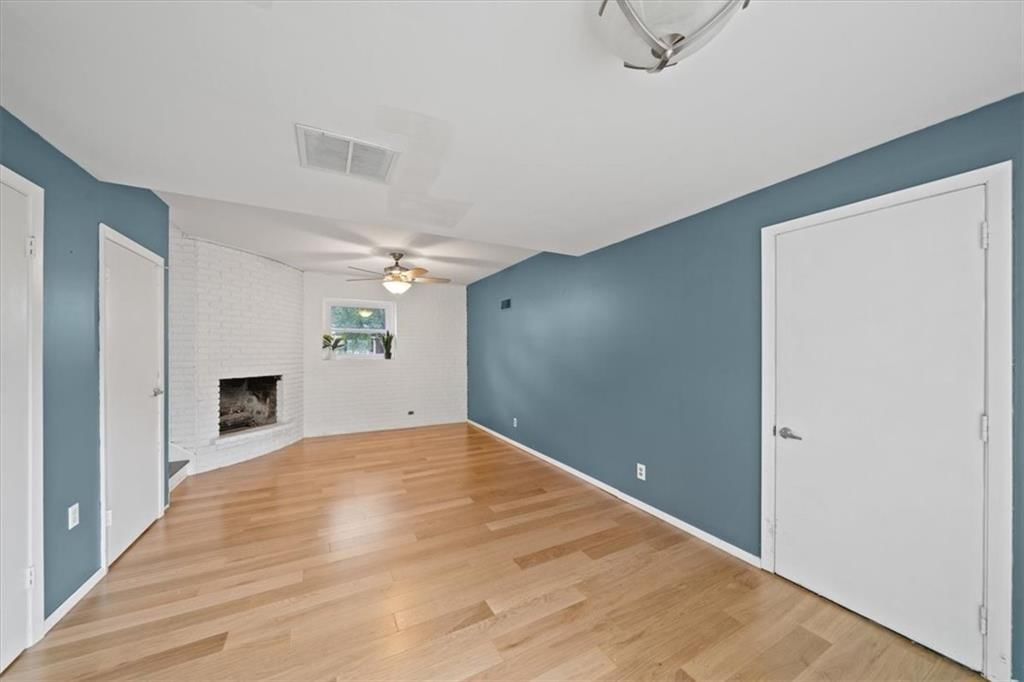 Photo 21 of 48 - 9020 Grandview Drive