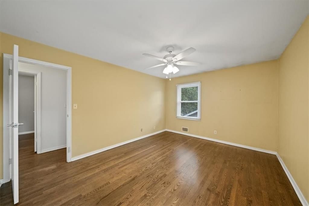 Photo 32 of 48 - 9020 Grandview Drive