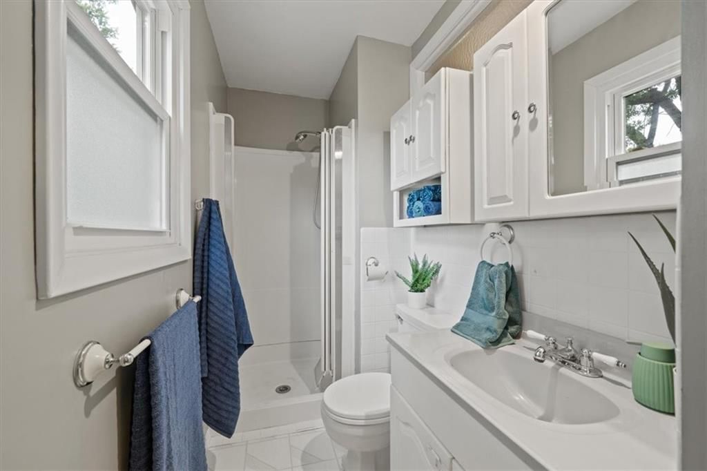 Photo 33 of 48 - 9020 Grandview Drive