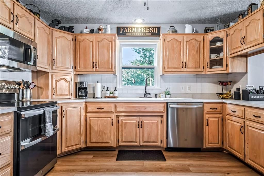 Photo 13 of 41 - 822 Dogwood Street