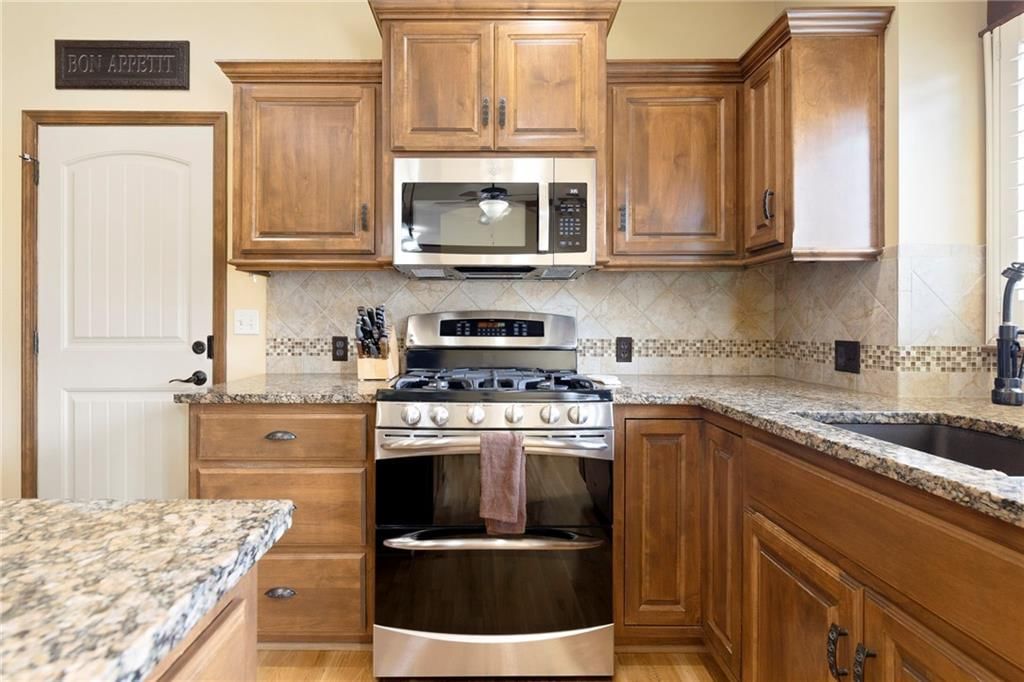 15686 Lowell Lane — photo 7