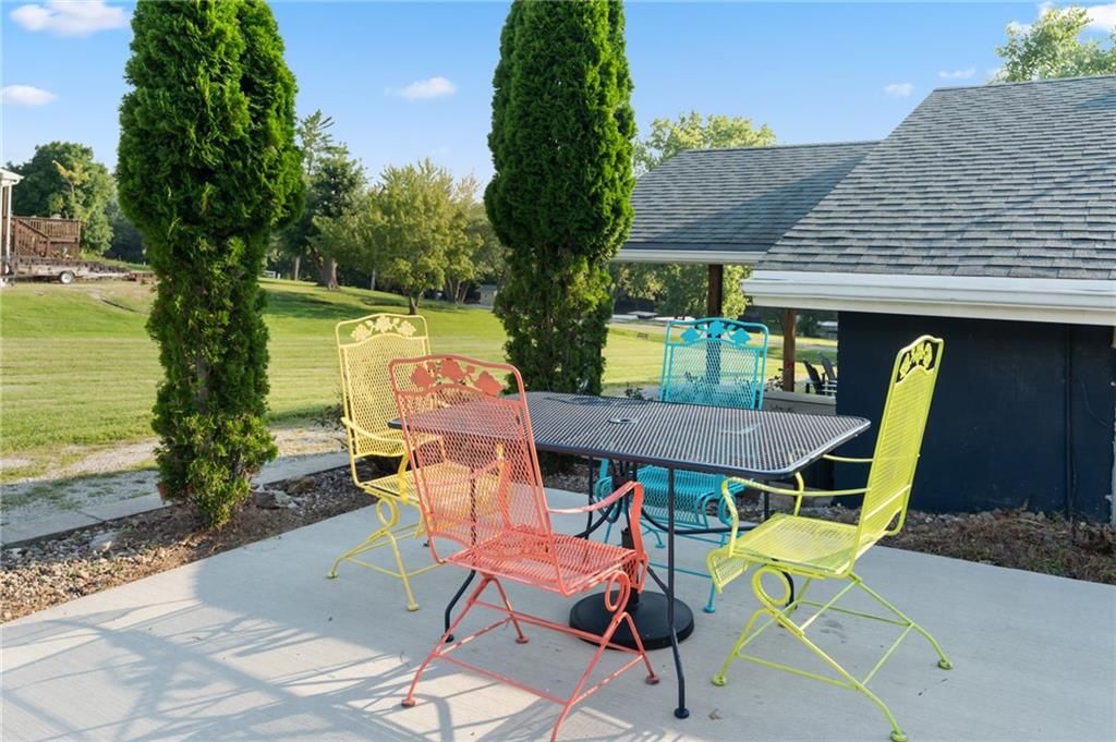 Photo 6 of 40 - 167 Lake Viking Terrace