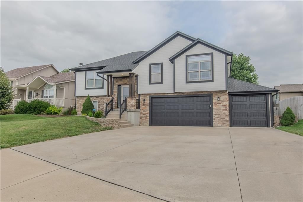 411 Eagle Glen Drive — photo 3