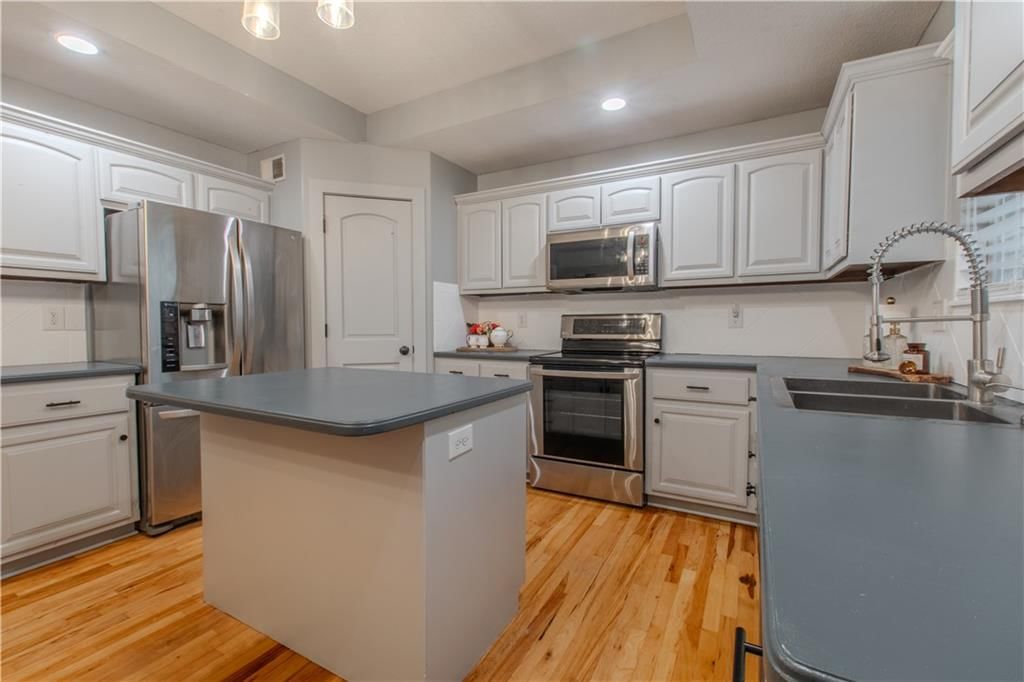 411 Eagle Glen Drive — photo 11