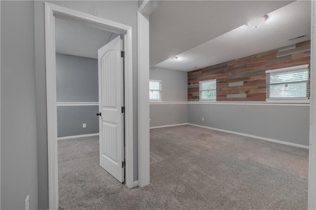 411 Eagle Glen Drive — photo 29