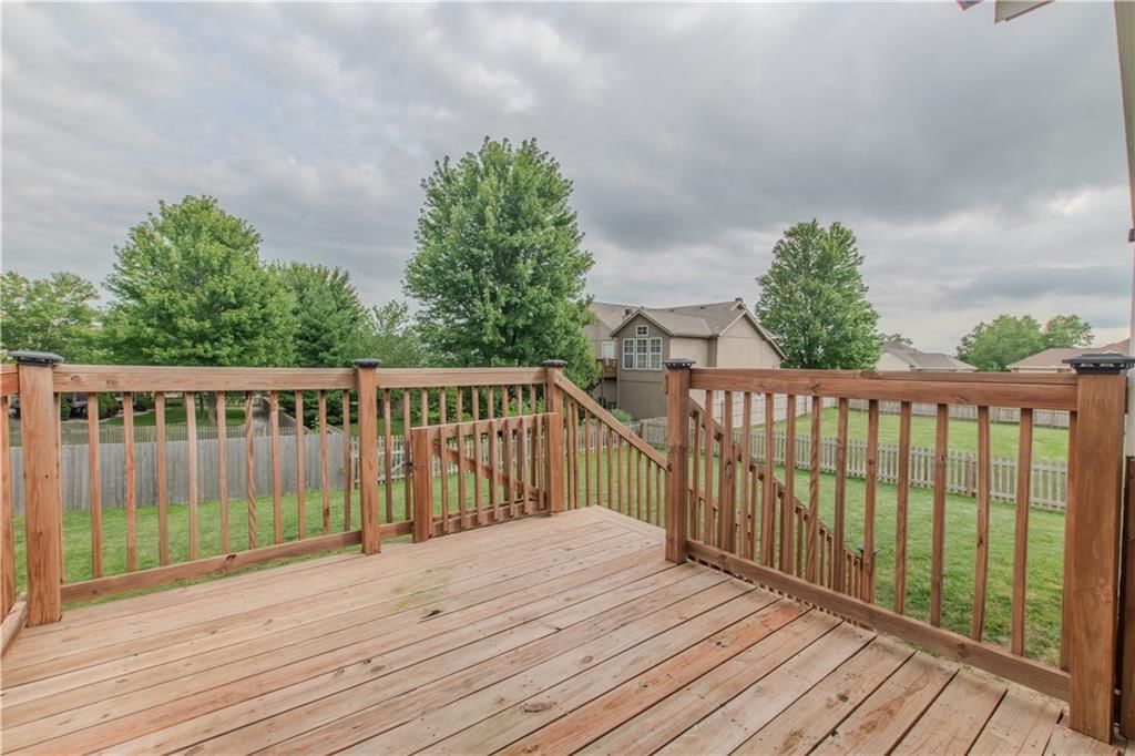 411 Eagle Glen Drive — photo 34