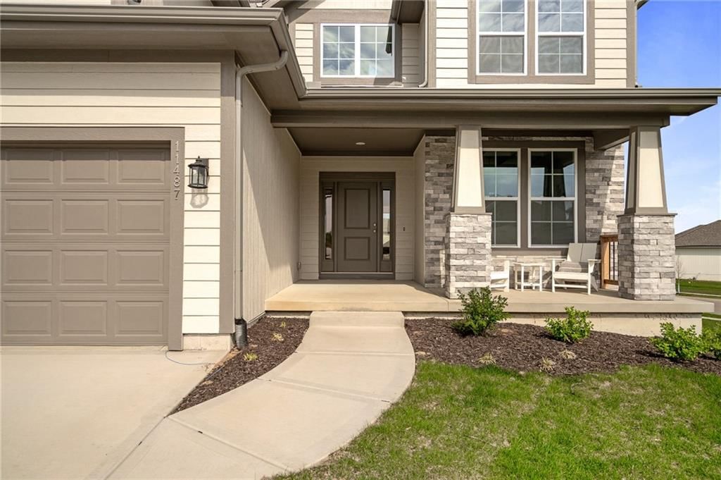 11448 S Langley Street — photo 2