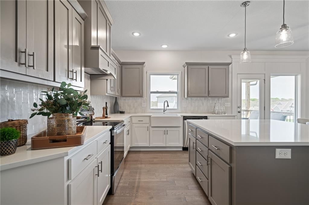 11448 S Langley Street — photo 18