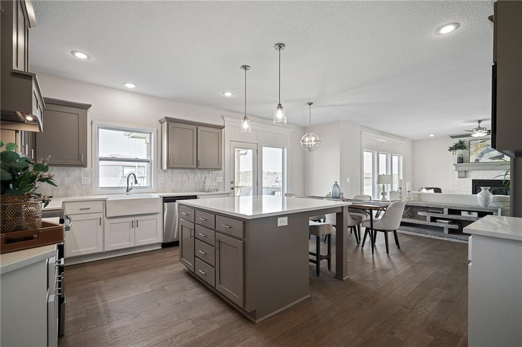 11448 S Langley Street — photo 19