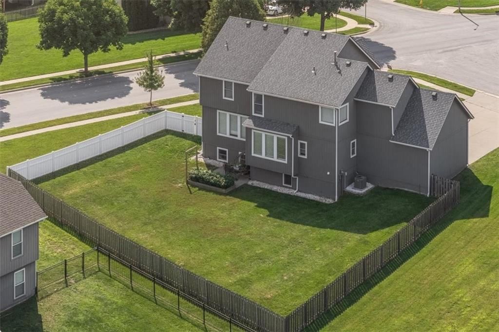 Photo 6 of 29 - 800 Stablewood Circle