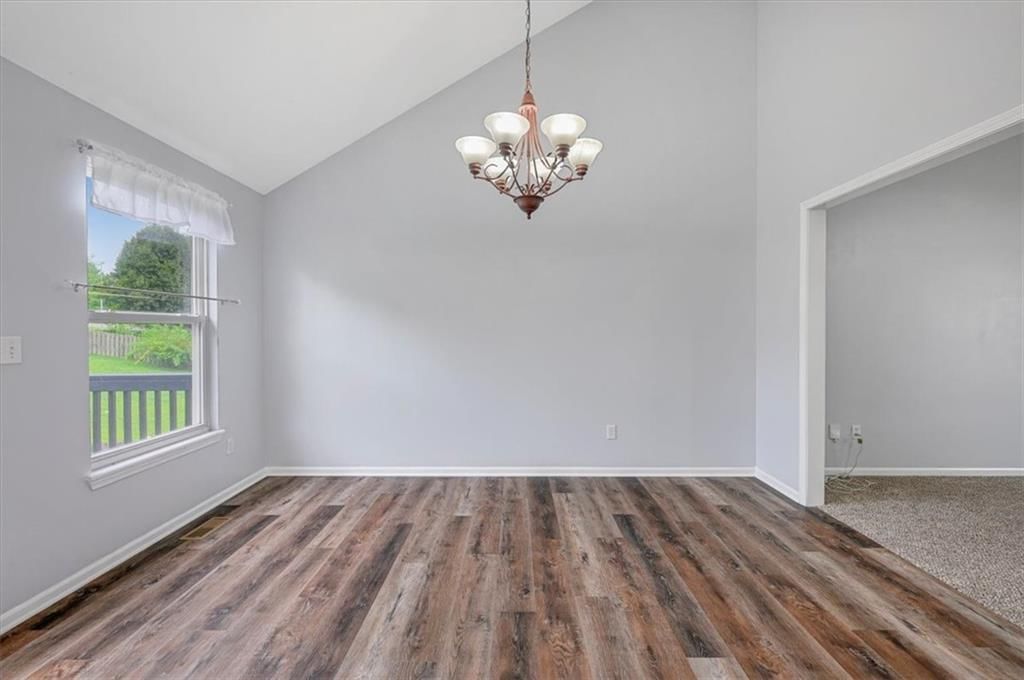 Photo 6 of 28 - 4415 Garland Street