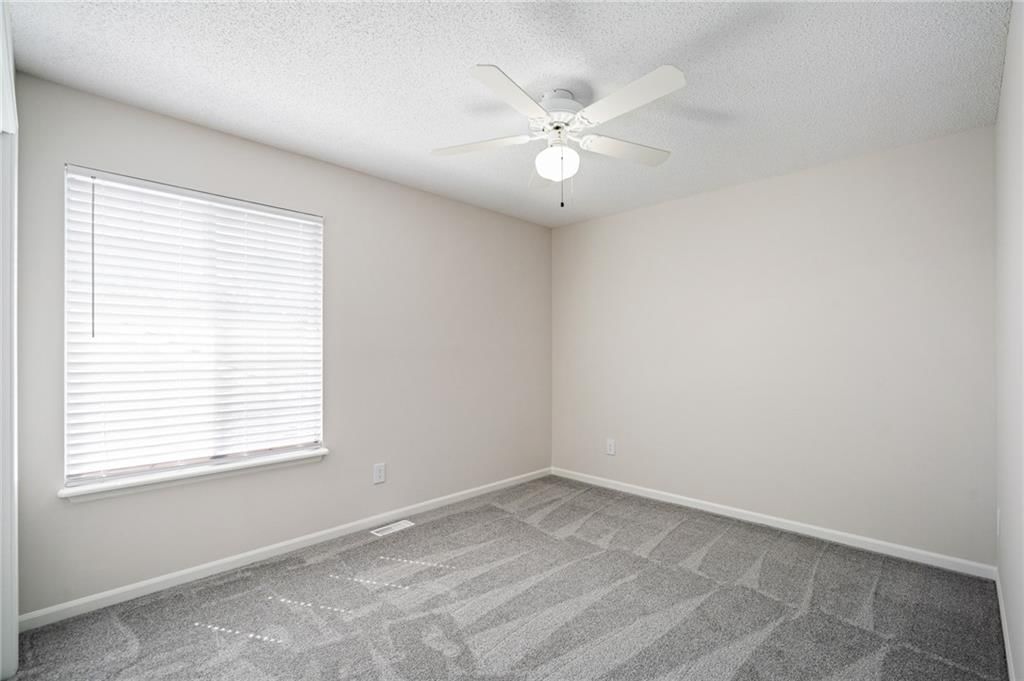 1040 NE Queens Court — photo 16