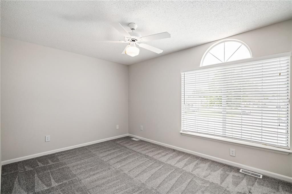 1040 NE Queens Court — photo 19