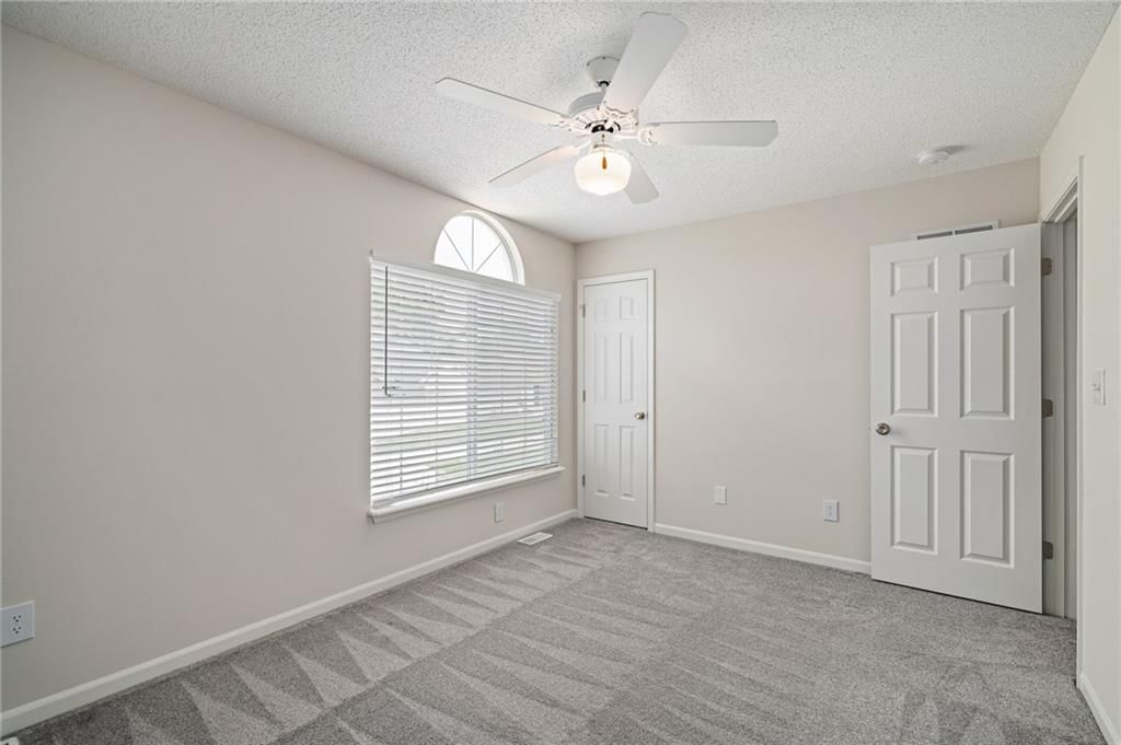 1040 NE Queens Court — photo 20