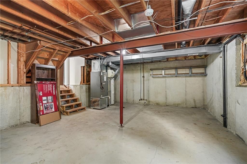 1040 NE Queens Court — photo 24