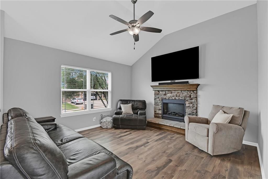 Photo 6 of 28 - 508 Wright Street