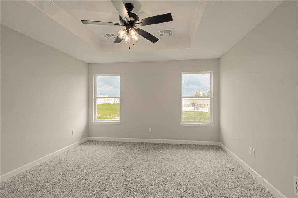 Photo 13 of 27 - 20935 E 8th Street S