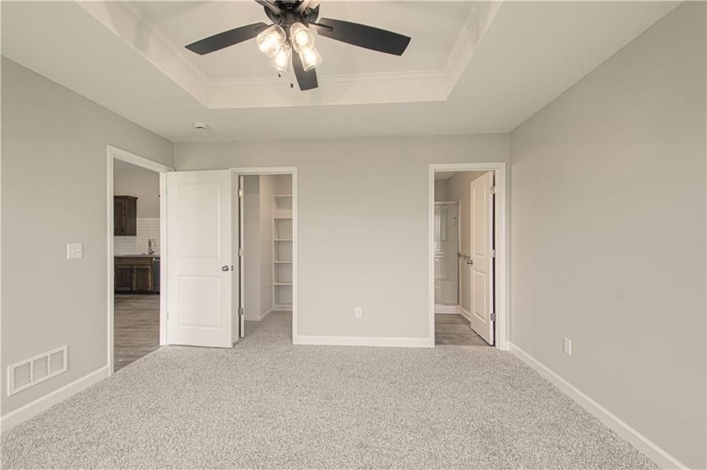 Photo 14 of 27 - 20935 E 8th Street S