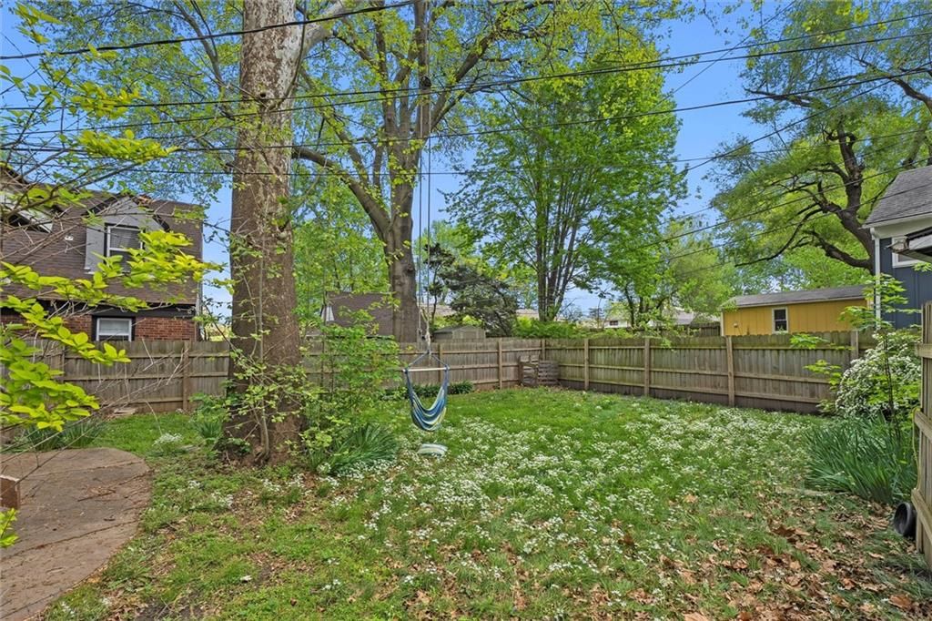 507 E 75th Street — photo 32