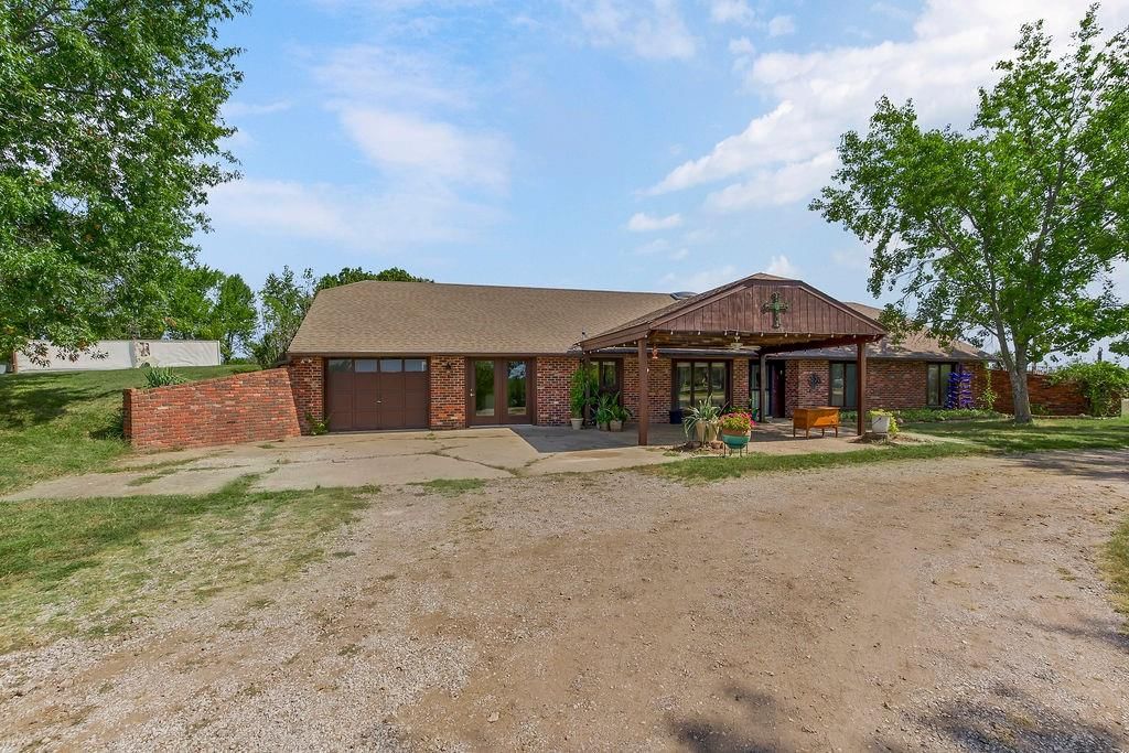 Photo 2 of 47 - 15028 150th Street