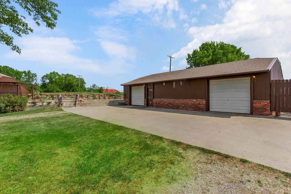 Photo 12 of 47 - 15028 150th Street
