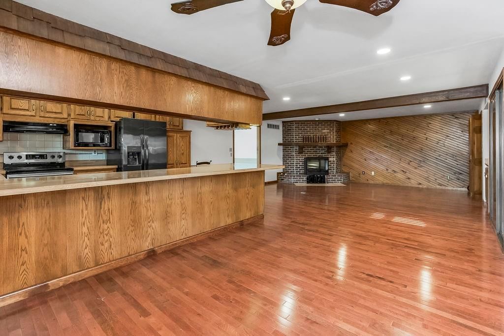 Photo 19 of 47 - 15028 150th Street