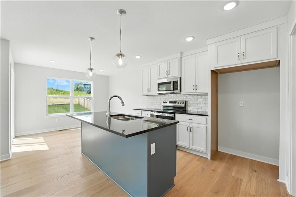 709 Glenn Circle — photo 10