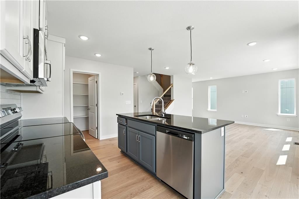 709 Glenn Circle — photo 11